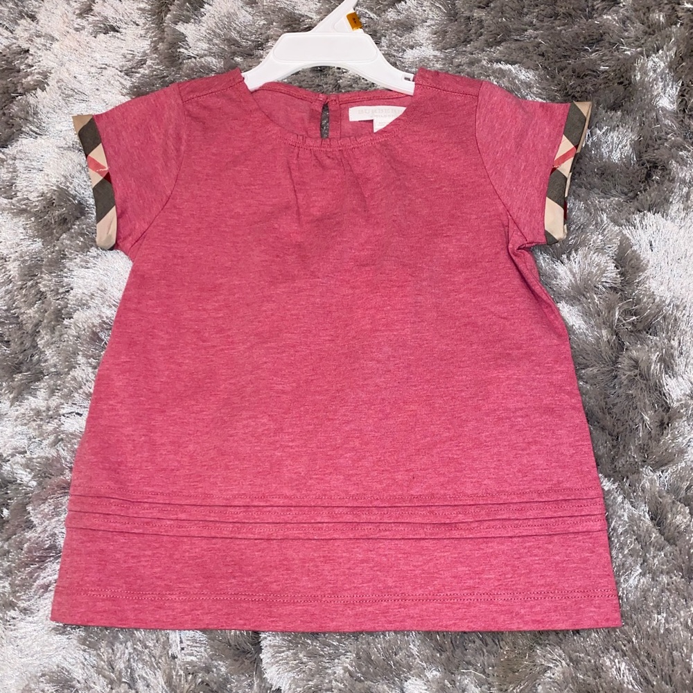 Girls Burberry t-shirt with plaid trim. Size 6, excellent condition. Worn once